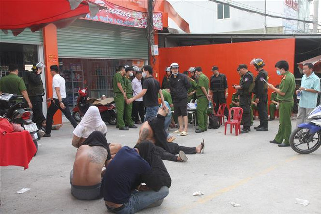 Vụ băng nhóm thu tiền bảo kê ở Đồng Nai: Bắt chồng đối tượng cầm đầu ảnh 1