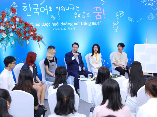 Tổng thống Hàn Quốc giao lưu với sinh viên Đại học Quốc gia Hà Nội ảnh 2