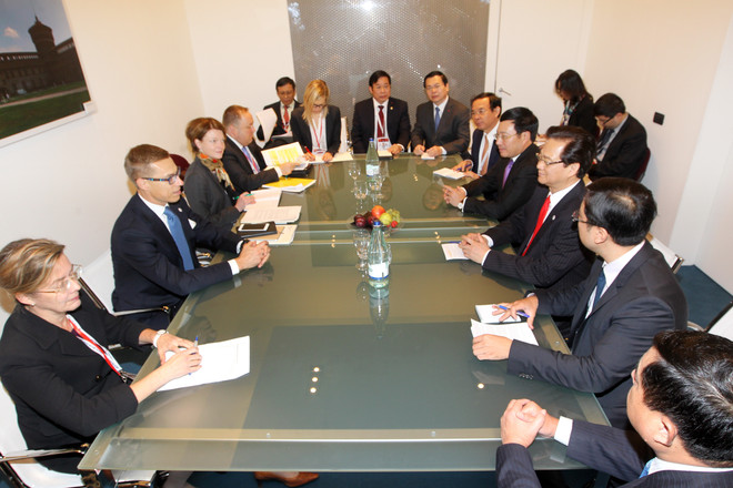 Thủ tướng gặp các nhà lãnh đạo bên lề Hội nghị cấp cao ASEM-10 ảnh 2