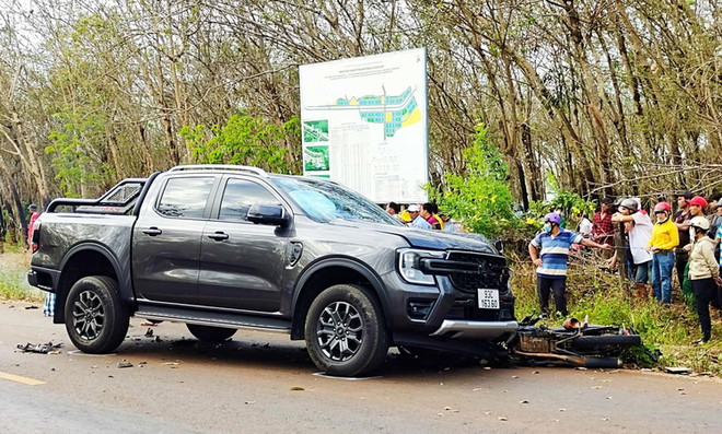 Bình Phước: Xe máy đấu đầu xe ô tô bán tải, hai người tử vong ảnh 1