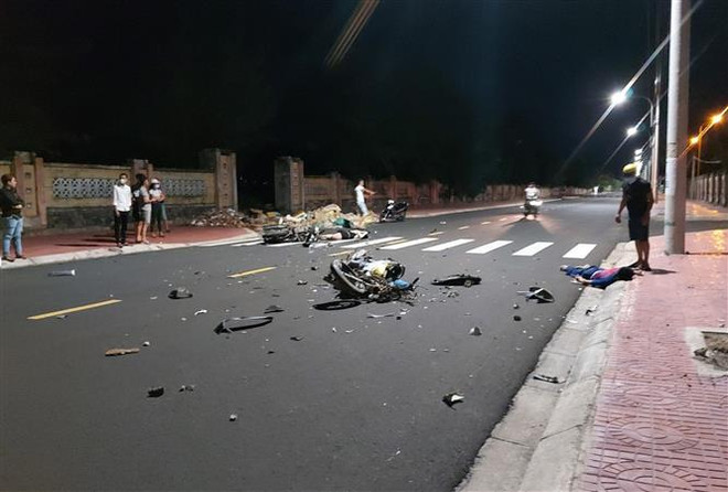 Phú Yên: Hai xe môtô va chạm giữa đêm khiến ba người thương vong ảnh 1