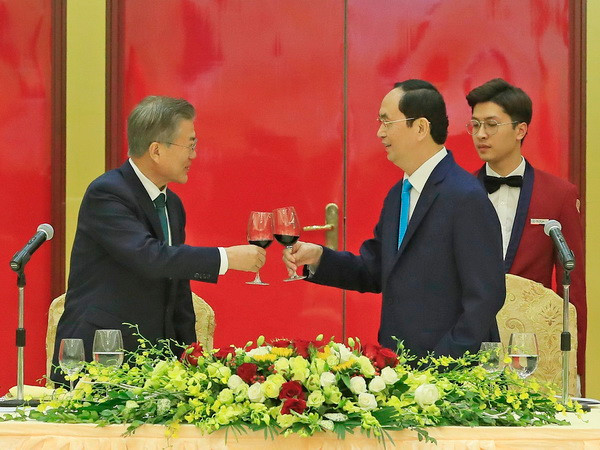 Chủ tịch nước chủ trì tiệc chiêu đãi Tổng thống Hàn Quốc Moon Jae-in ảnh 2