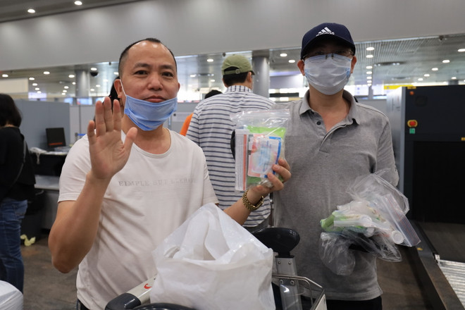 Tiếp tục đưa gần 300 công dân Việt Nam từ Nga trở về nước ảnh 8