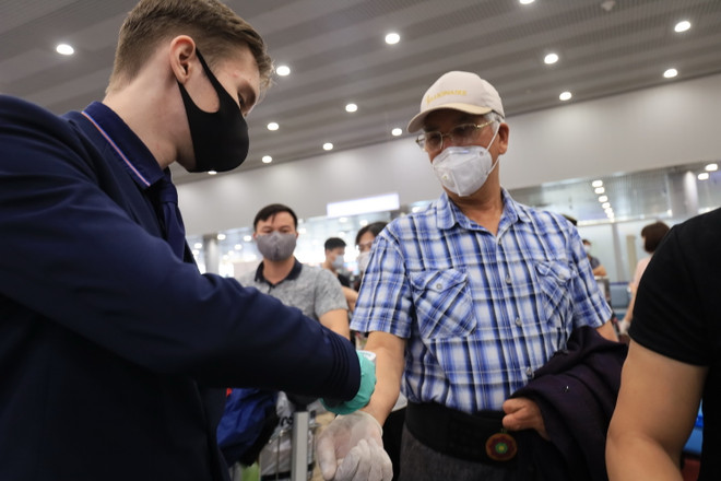 Tiếp tục đưa gần 300 công dân Việt Nam từ Nga trở về nước ảnh 6