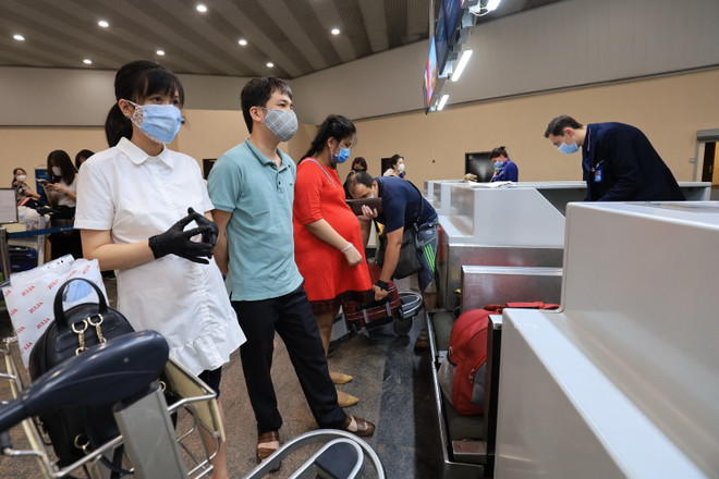 Tiếp tục đưa gần 300 công dân Việt Nam từ Nga trở về nước ảnh 4