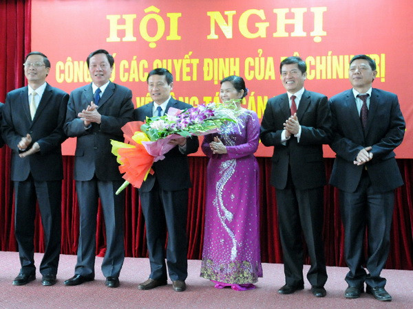 Công bố các quyết định của về công tác cán bộ tỉnh Lai Châu ảnh 1