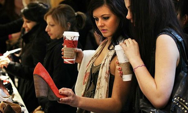 Lòng tin tiêu dùng tại Anh xuống mức thấp nhất trong 14 tháng ảnh 1