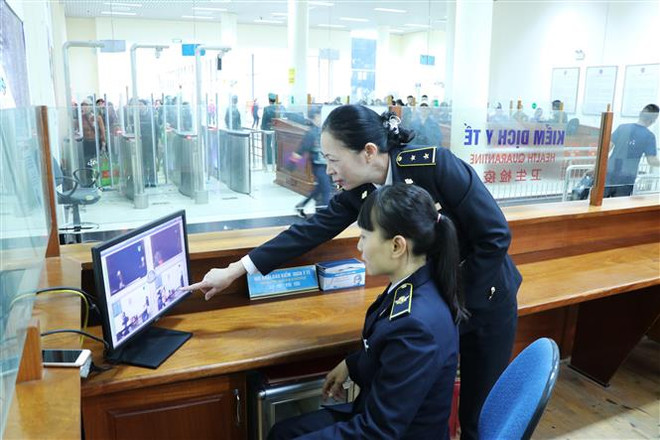 Lào Cai tạm ngừng xuất, nhập cảnh khách du lịch qua cửa khẩu quốc tế ảnh 1