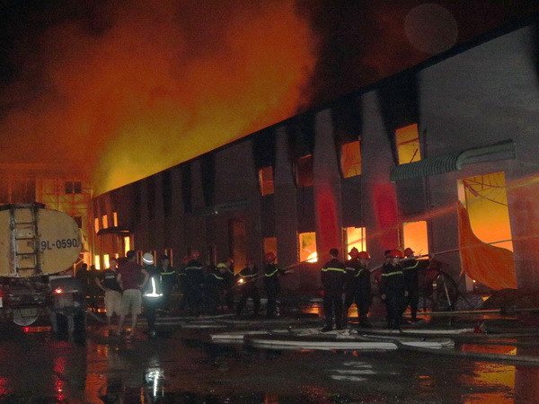 Phú Thọ: Hỏa hoàn thiêu rụi nhà máy sản xuất mỳ của Hàn Quốc ảnh 1