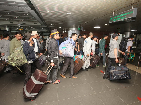 Hai lao động "kêu cứu" ở Malaysia đã về Việt Nam an toàn ảnh 1