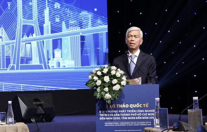 Ông Võ Văn Hoan, Phó Chủ tịch UBND Thành phố Hồ Chí Minh phát biểu khai mạc hội thảo. (Ảnh: Xuân Anh/TTXVN) Tìm hướng phát triển công nghiệp trên địa bàn TP Hồ Chí Minh ảnh 1
