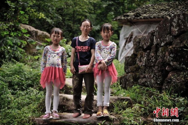 Ngỡ ngàng về ngôi làng đặc biệt có tới 39 cặp sinh đôi ảnh 4