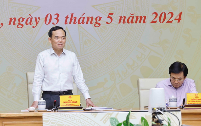 Phó Thủ tướng Trần Lưu Quang phát biểu. (Ảnh: Doãn Tấn/TTXVN) ttxvn_ong Tran Luu Quang cong dich vu cong1.jpg