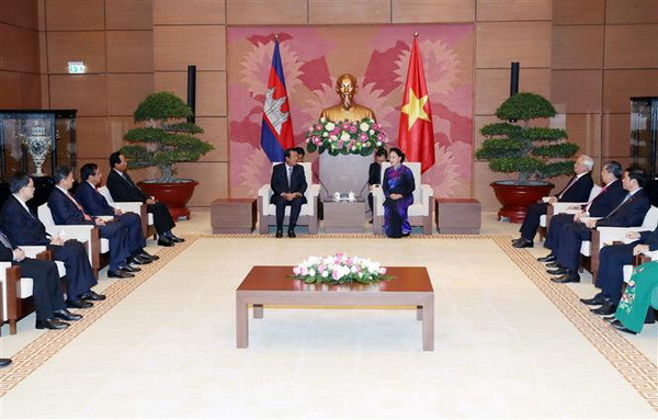 Chủ tịch Quốc hội Nguyễn Thị Kim Ngân hội kiến Thủ tướng Campuchia ảnh 2