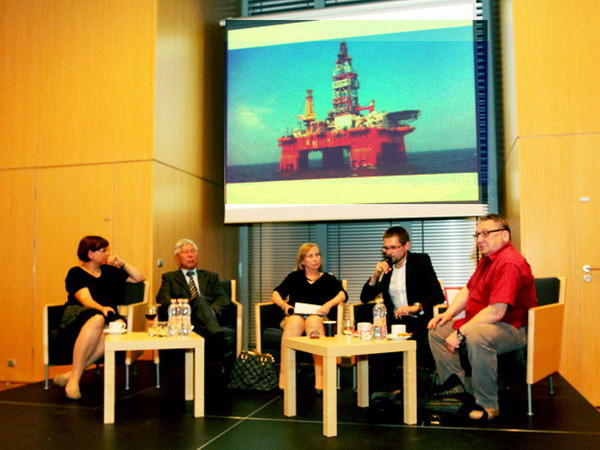 Tọa đàm về Biển Đông: Lên án hành động sai trái của Trung Quốc ảnh 1