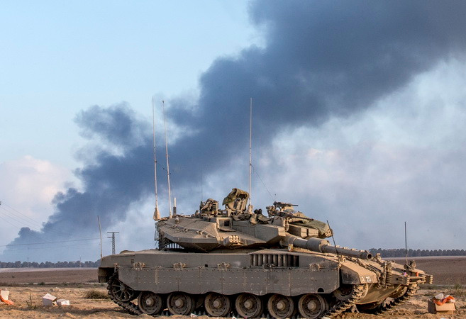 Xe tăng Israel tấn công chốt quân sự của Hamas tại Dải Gaza ảnh 1