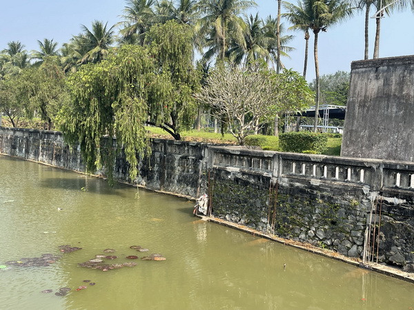 Dang dở Dự án kè bờ hồ Di tích Quốc gia đặc biệt Thành cổ Quảng Trị ảnh 1