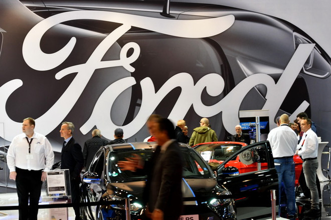 Xe của hãng Ford. (Ảnh: AFP/TTXVN) Hãng S&P hạ xếp hạng tín nhiệm của Ford Motor Co. xuống BBB- ảnh 1