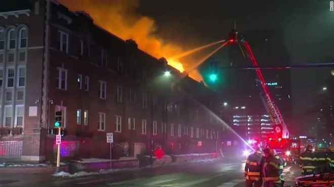 Mỹ: Hàng trăm người mất nơi ở do hỏa hoạn vào ngày Giáng sinh ảnh 1