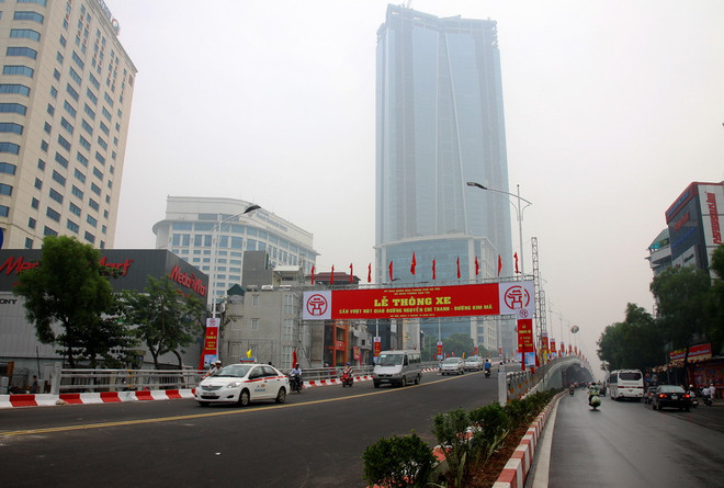 Hà Nội đã xóa thêm được 10 "điểm đen" ùn tắc giao thông ảnh 1