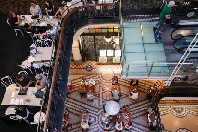 Chuyên gia Australia đưa ra các kịch bản sau 1 năm thế giới tiêm chủng ảnh 2