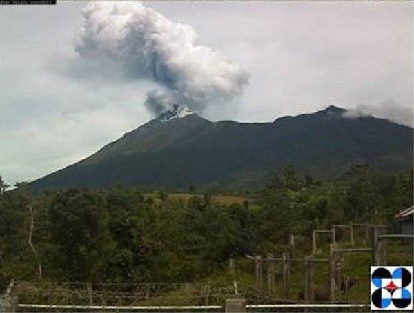 Philippines: Núi lửa Kanlaon bắt đầu phun khói và tro bụi ảnh 1