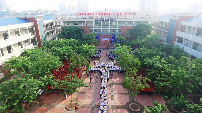 [Drone] Toàn cảnh lễ khai giảng trường Lương Thế Vinh từ trên cao ảnh 1