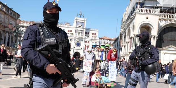 Italy bắt chuyên gia chế tạo giấy tờ giả cho nhóm khủng bố ở châu Âu ảnh 1