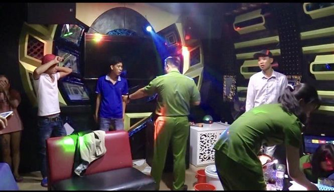 Bình Dương: Phát hiện ma túy trong một cơ sở kinh doanh karaoke ảnh 1