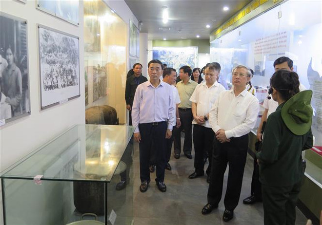 Dâng hương tưởng niệm các Anh hùng liệt sỹ tại tỉnh Thái Nguyên ảnh 2