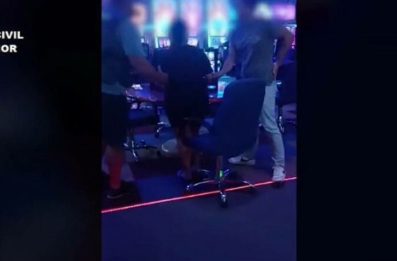 Con gái dàn cảnh bắt cóc để lấy 50.000 euro tiền chuộc từ mẹ đẻ ảnh 2