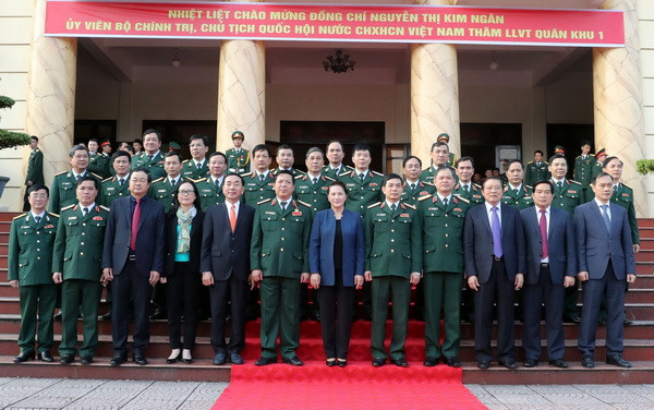 Chủ tịch Quốc hội Nguyễn Thị Kim Ngân thăm Bộ Tư lệnh Quân khu 1 ảnh 4