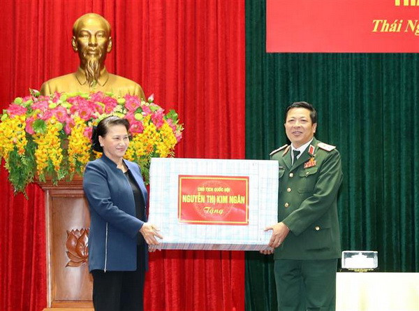 Chủ tịch Quốc hội Nguyễn Thị Kim Ngân thăm Bộ Tư lệnh Quân khu 1 ảnh 3