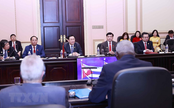 Chủ tịch Quốc hội Vương Đình Huệ phát biểu. (Ảnh: Doãn Tấn/TTXVN) Quan hệ đặc biệt Việt Nam-Cuba phát triển sinh động và thực chất ảnh 3