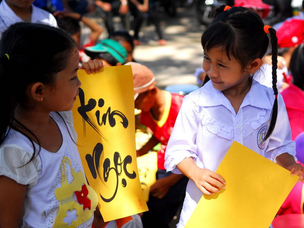 Ấn tượng chương trình Vui Hè cùng thiếu nhi vùng biên 2015 ảnh 8