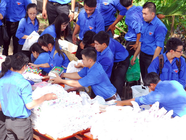 Ấn tượng chương trình Vui Hè cùng thiếu nhi vùng biên 2015 ảnh 3