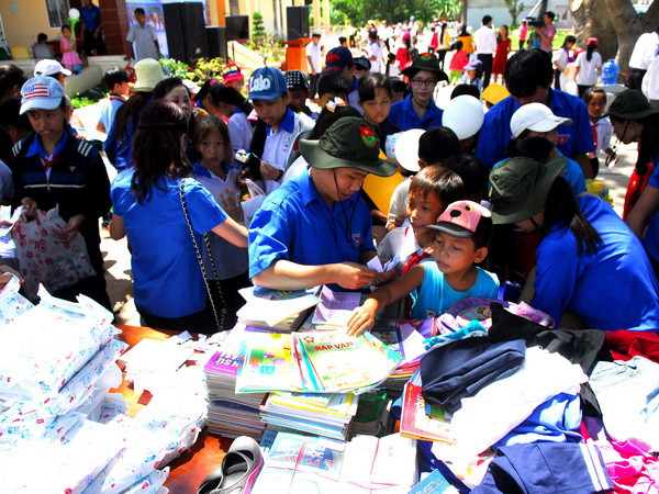 Ấn tượng chương trình Vui Hè cùng thiếu nhi vùng biên 2015 ảnh 5