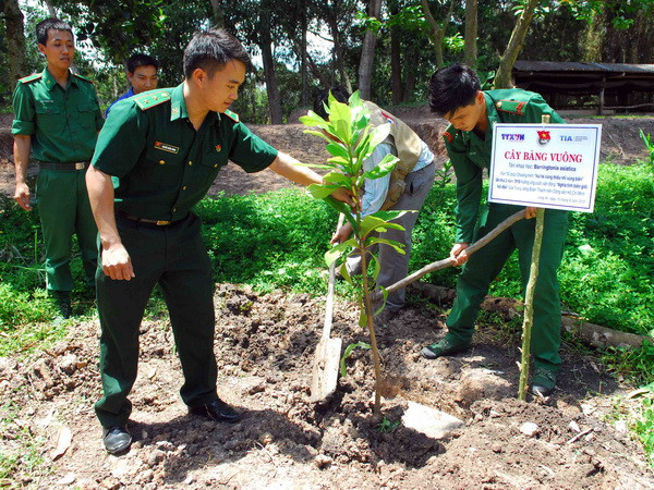 Ấn tượng chương trình Vui Hè cùng thiếu nhi vùng biên 2015 ảnh 7