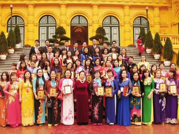 Phụ nữ Việt Nam phát huy truyền thống của Hai Bà Trưng ảnh 1