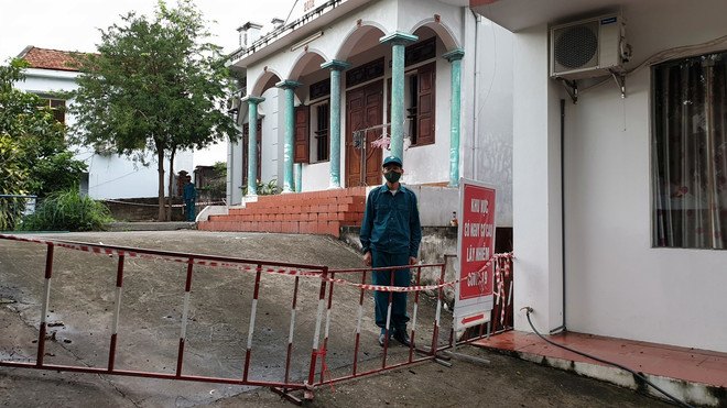 Quảng Ninh phong tỏa tạm thời một số khu vực liên quan ca mắc COVID-19 ảnh 1