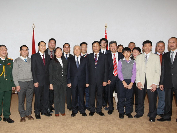 Tổng Bí thư gặp mặt cộng đồng người Việt Nam tại Belarus ảnh 1