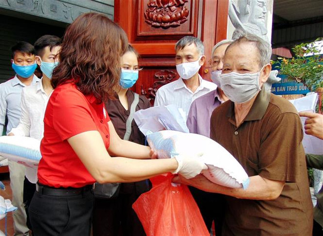 Dịch COVID-19: Thắp sáng tinh thần tương thân tương ái của dân tộc ảnh 1