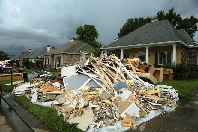 [Photo] Thành phố Baton Rouge hoang tàn sau trận lũ lụt khủng khiếp ảnh 14