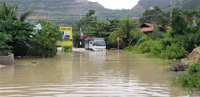 Các địa phương theo dõi chặt chẽ diễn biến mưa lũ và không khí lạnh ảnh 1