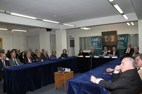 Quang cảnh cuộc hội thảo do CARI tổ chức. (Ảnh: Quang Sơn) Hội đồng quan hệ quốc tế Argentina tổ chức hội thảo về Biển Đông ảnh 1
