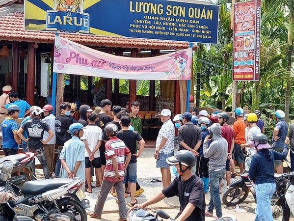 Án mạng ở Quảng Nam: Đầu bếp tử vong, vợ chồng chủ quán bị thương nặng ảnh 1