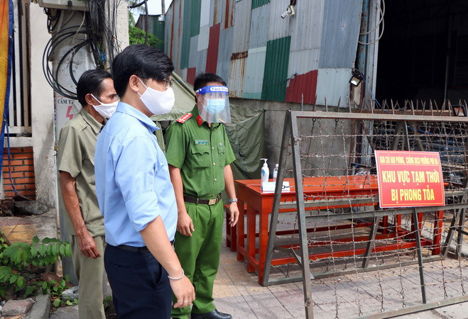 Ninh Thuận: Ngày đầu giãn cách, người dân chấp hành nghiêm quy định ảnh 1