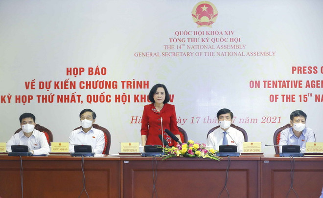 Trưởng Ban Công tác đại biểu thuộc Ủy ban Thường vụ Quốc hội Nguyễn Thị Thanh trả lời các câu hỏi của phóng viên cơ quan báo chí. (Ảnh: Doãn Tấn/TTXVN) Kỳ họp thứ nhất: Trọng tâm là công tác tổ chức, nhân sự cấp cao ảnh 2