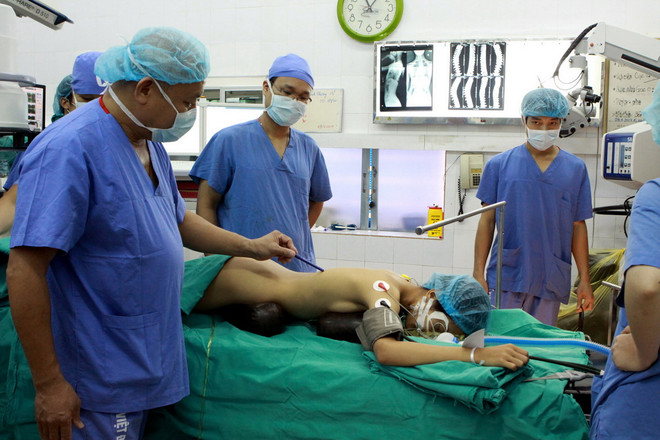 [Photo] Ứng dụng Robot định vị chính xác trong phẫu thuật ảnh 1