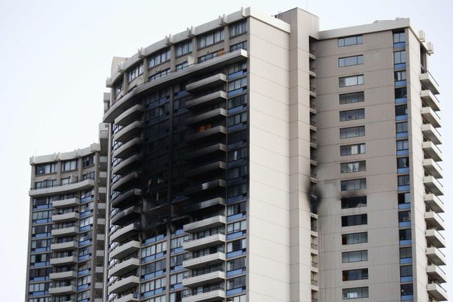 Ít nhất 15 người thương vong trong vụ cháy tòa nhà chung cư ở Mỹ ảnh 1